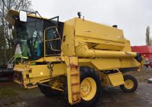 Combine agricole New Holland TF42