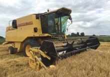 Combine agricole New Holland TX 34