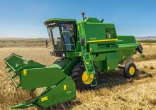 Combine agricole John Deere W230