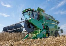 Combine agricole John Deere W330 PTC