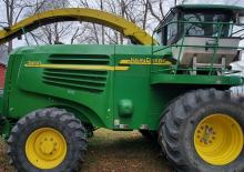 Combine de recoltat furaje 2-WD John Deere 7400