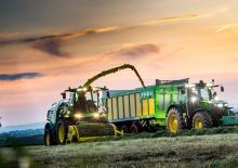 Combine de recoltat furaje 2-WD John Deere 8700