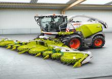 Combine de recoltat furaje 4-WD Claas Jaguar 830