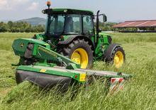 Cositori cu discuri atașate pe spate, cu tambur de condiționare John Deere 324A