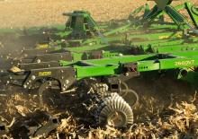 Cultivatoare John Deere 2660VT