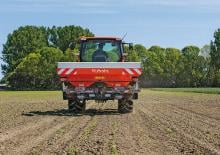 Distribuitoare de îngrășăminte Kubota DSX 3900 hydr 