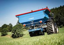 Distribuitoare de îngrășăminte Lemken Tauri 8