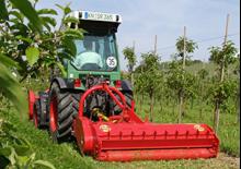 Echipamente de cosit în pantă Humus KM 200