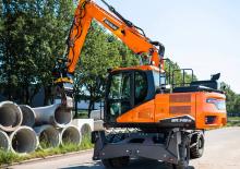 Excavatoare pe roți Develon DX140W-7 