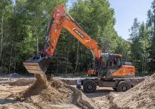 Excavatoare pe roți Develon DX210W-7 