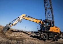 Excavatoare pe roți Case WX140E