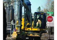 Excavatoare pe șenile John Deere Construction 135D