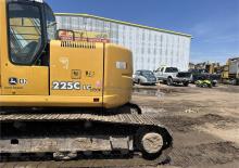 Excavatoare pe șenile John Deere Construction 225C