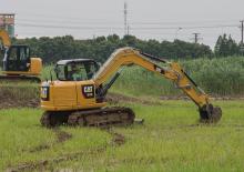Excavatoare pe șenile Caterpillar 30700