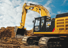 Excavatoare pe șenile Caterpillar 374D L