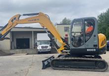 Excavatoare pe șenile Mustang 8003