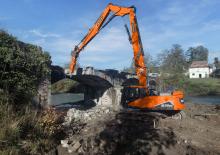 Excavatoare pe șenile Develon DX245DM-7