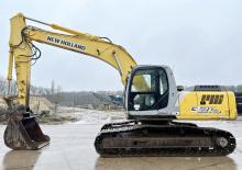 Excavatoare pe șenile New Holland EC215