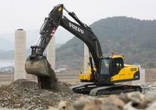 Excavatoare pe șenile Volvo EC240CLR