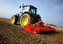Grape de putere Kuhn HR 404 M