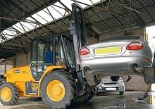 Încărcătoare cu furcă pentru teren accidentat JCB 930-4