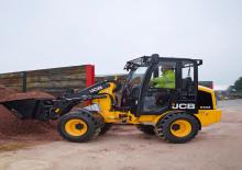 Încărcătoare pe roți JCB 403