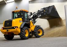Încărcătoare pe roți JCB 411 HT