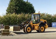 Încărcătoare pe roți JCB 411 HT