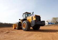 Încărcătoare pe roți SEM 676D