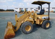 Încărcătoare pe roți TCM 810A