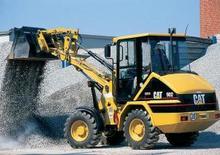 Încărcătoare pe roți Caterpillar 902