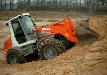 Încărcătoare pe roți Atlas AR 85