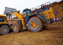 Încărcătoare pe roți Komatsu WA900-3