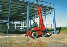 Încărcătoare telescopice cu structură superioară Manitou MRT 1432