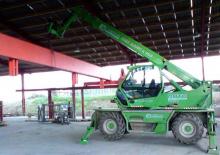 Încărcătoare telescopice cu structură superioară Merlo Roto 38.14