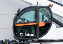 Încărcătoare telescopice cu structură superioară Bobcat TR40.180