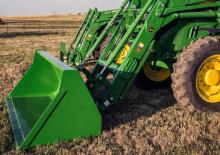 Încărcător frontal John Deere 660R