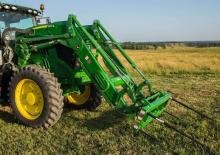 Încărcător frontal John Deere 680R