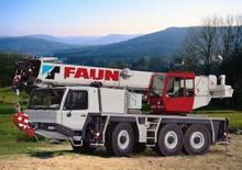 Macarale all-terrain Tadano ATF 45-3 (6x6x6)
