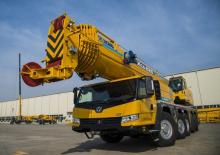 Macarale all-terrain XCMG XCA220