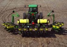 Mașini de însămânțat John Deere 1765NT