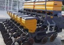 Mașini de însămânțat Valtra BP 704	