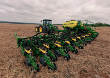 Mașini de însămânțat John Deere DB50