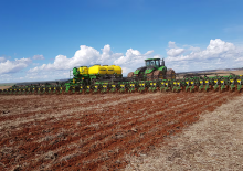 Mașini de însămânțat John Deere DB90