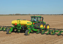 Mașini de însămânțat John Deere DR18