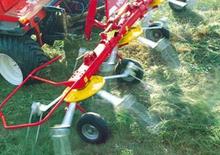 Mașini de întors fânul rotative Pöttinger AlpinHit 44 N spezial