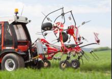 Mașini de întors fânul rotative Fella TH 401 DN