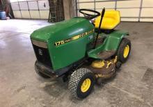 Mașini de tuns iarba Ride on și Tractoare de grădină John Deere 175