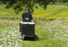 Mașini de tuns iarba Ride on și Tractoare de grădină Etesia BAHIA 2 MHHE 2