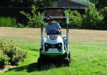 Mașini de tuns iarba Ride on și Tractoare de grădină Etesia BUFFALO 100 BPHPX2